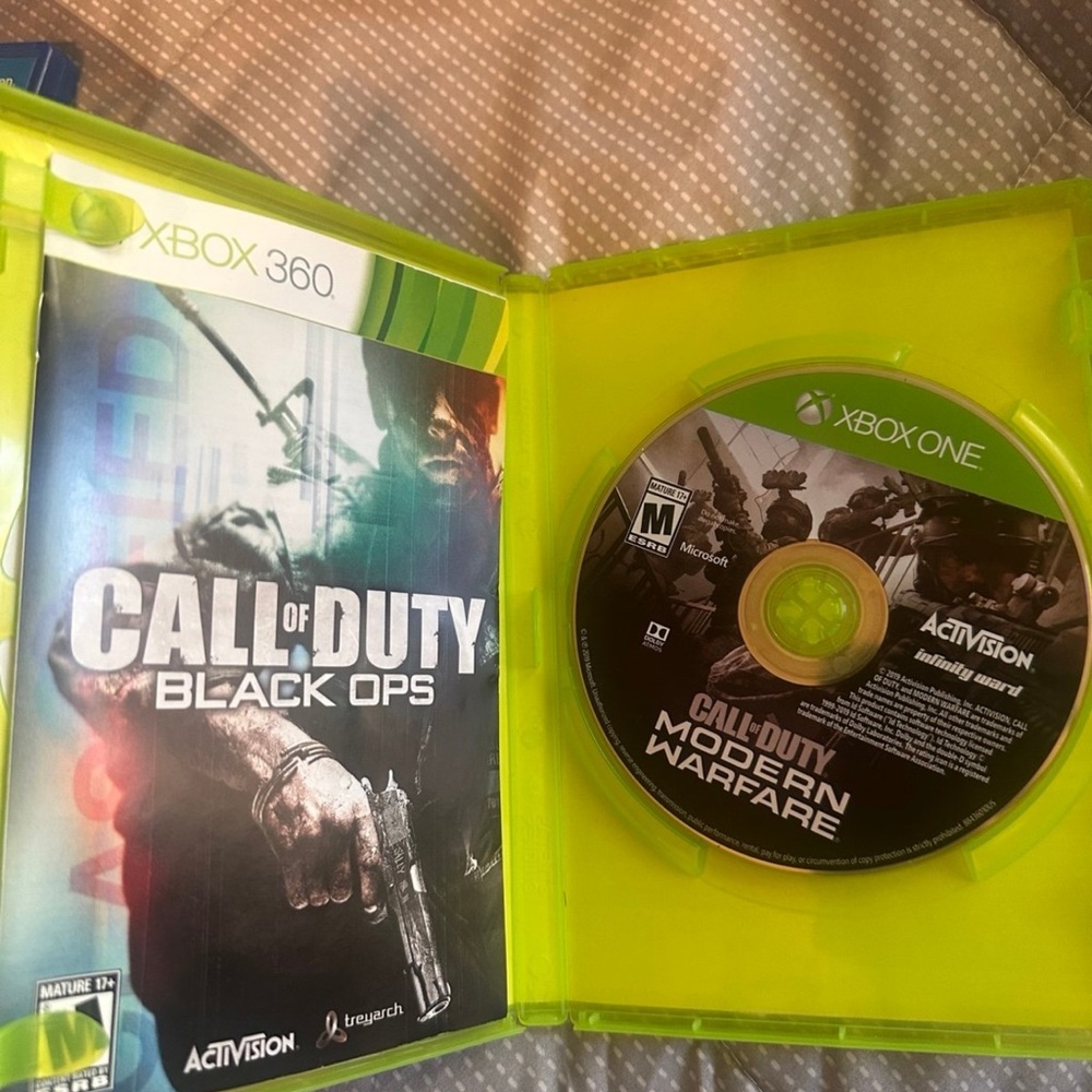 Call of Duty Game Bundle - Black and Green
